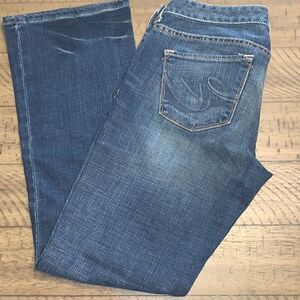 (3/$15) Bootcut jeans size 6 short